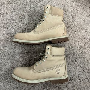 Women’s Timberland Premium Waterproof Boots in
Off White Nubuck